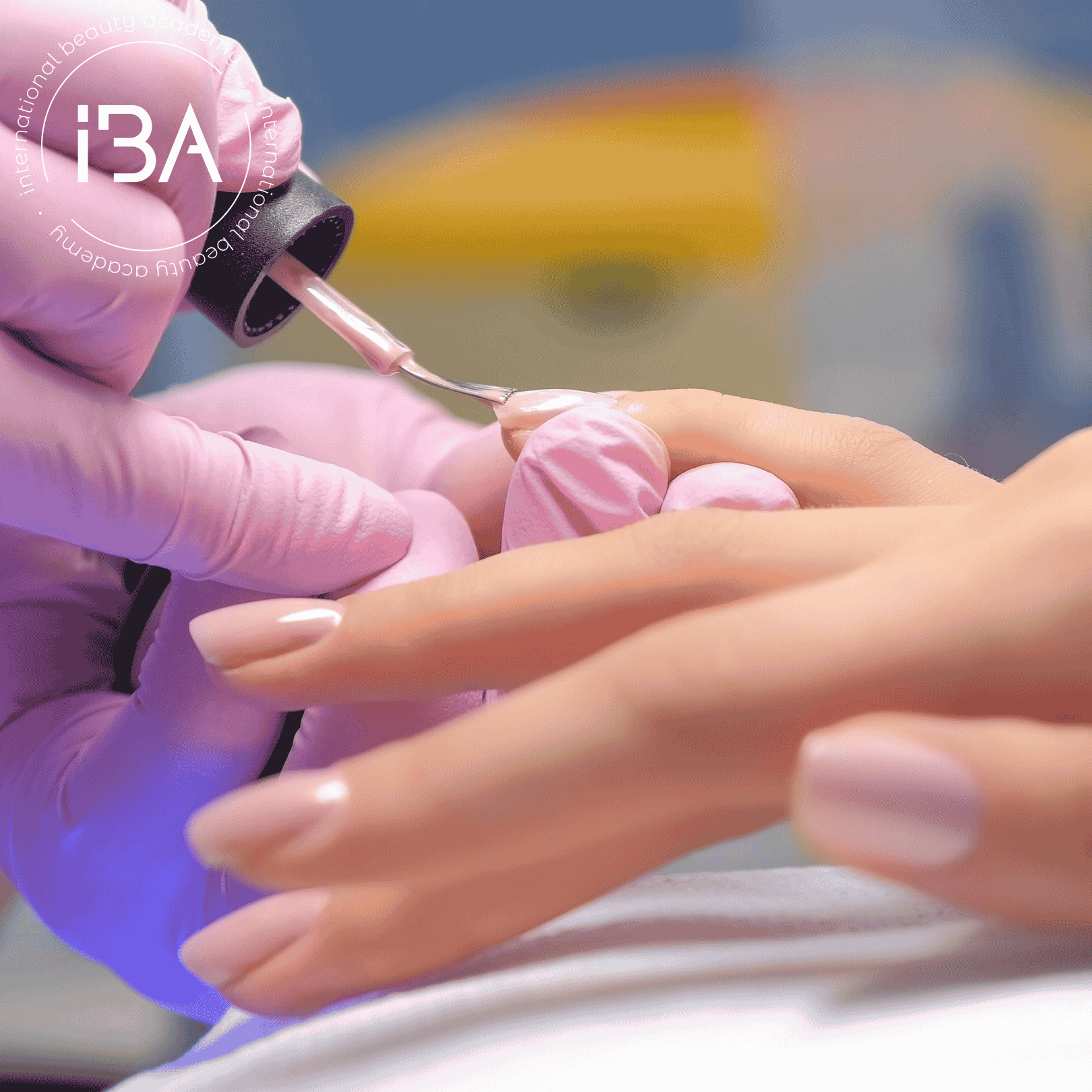 Shellac kurs für Handnägel der IBA Kosmetikschule Mannheim