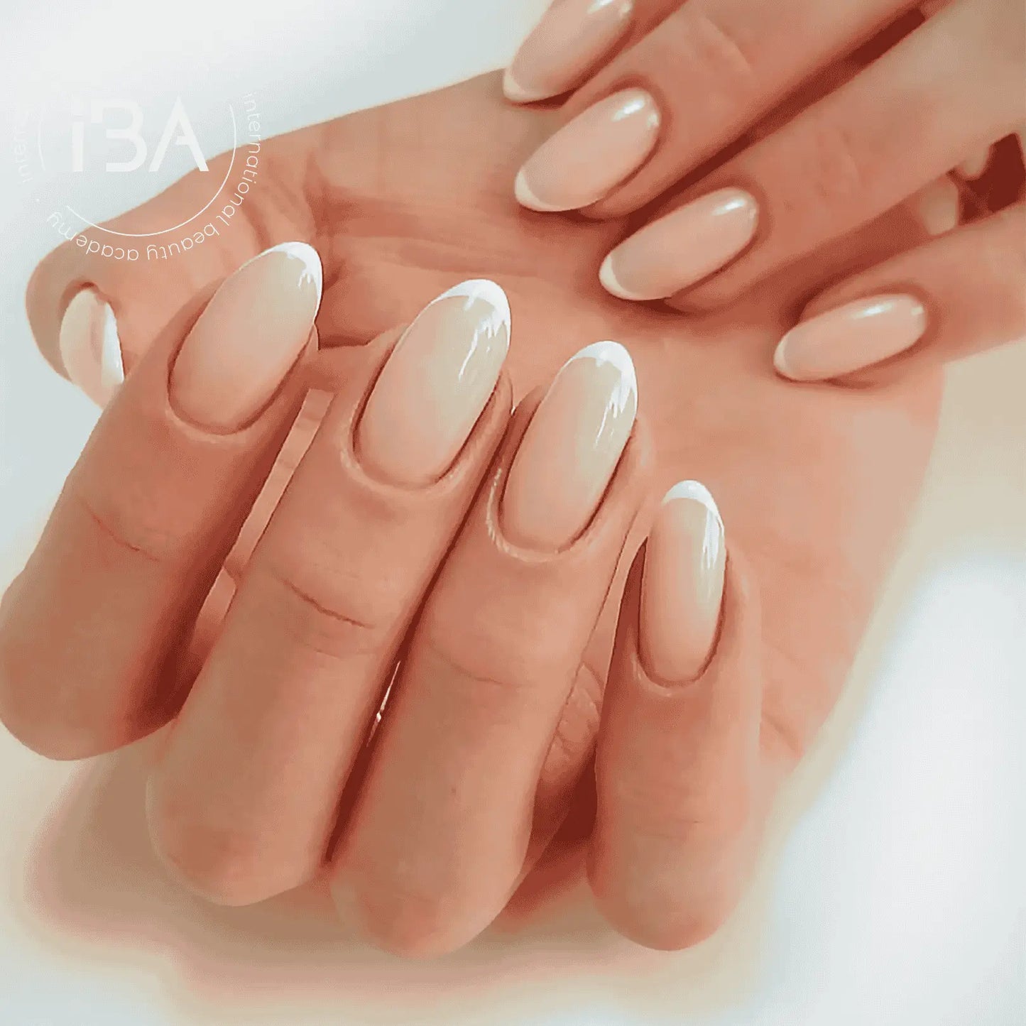 Nageldesign Gel Technik Schulung im 4-tägigen  der IBA Kosmetikschule Mannheim